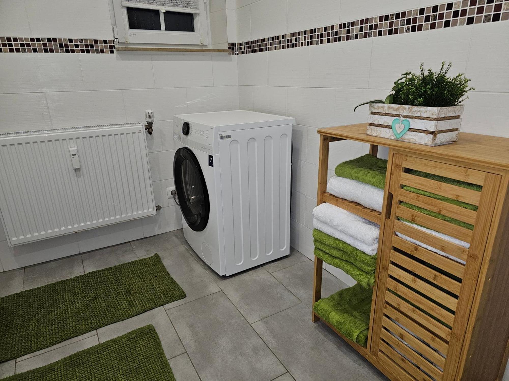 Warburg, Fewo "Sweet Home" 2,5 Zi- Eg-Separater Eingang - Parkplatz - Terasse- Komfortabel,Renoviert Экстерьер фото