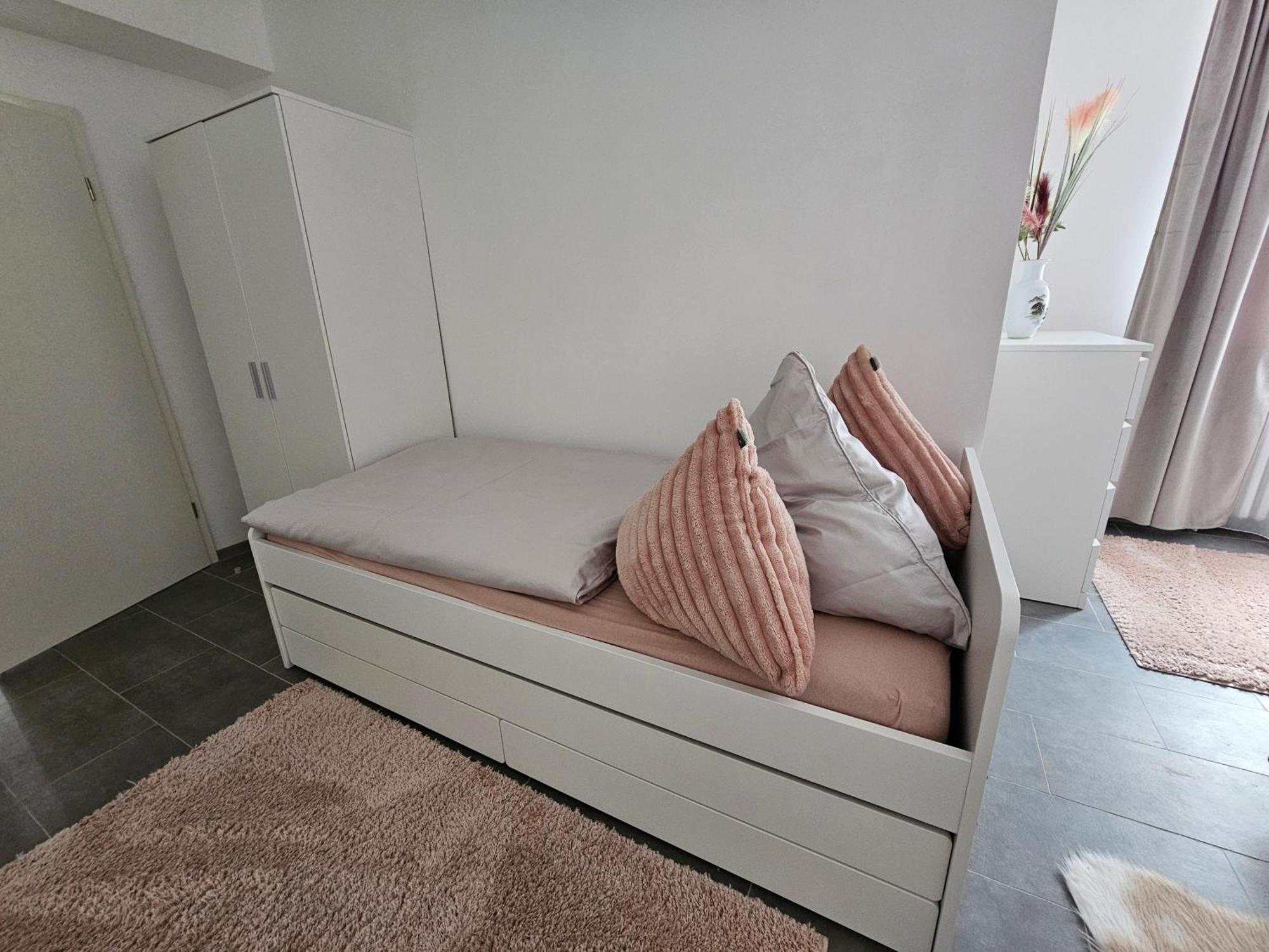 Warburg, Fewo "Sweet Home" 2,5 Zi- Eg-Separater Eingang - Parkplatz - Terasse- Komfortabel,Renoviert Экстерьер фото