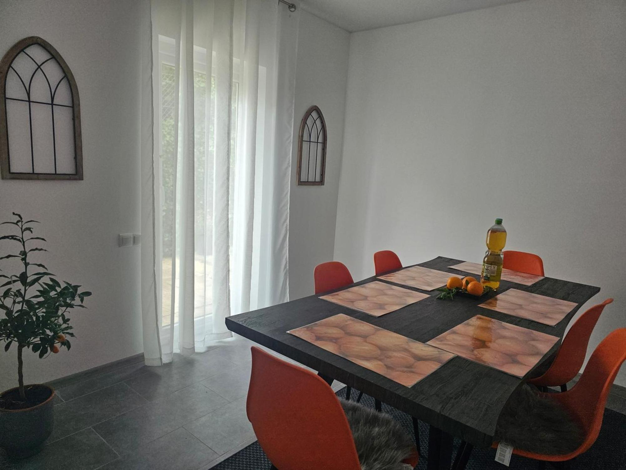 Warburg, Fewo "Sweet Home" 2,5 Zi- Eg-Separater Eingang - Parkplatz - Terasse- Komfortabel,Renoviert Экстерьер фото